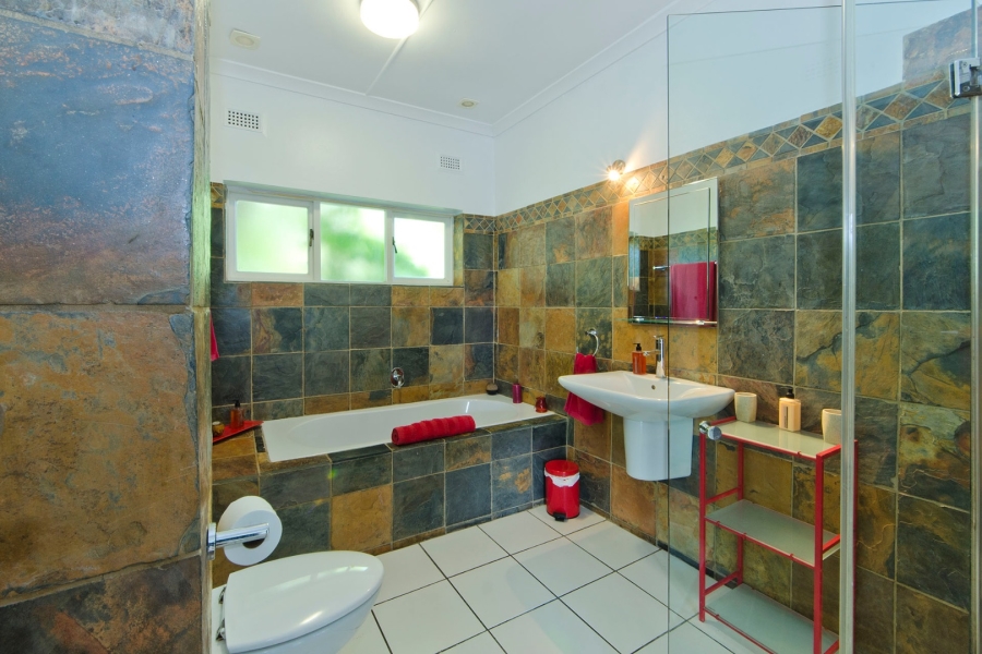 9 Bedroom Property for Sale in Leisure Isle Western Cape